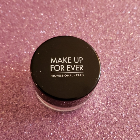 Makeup Forever Other - New Makeup Forever Ultra HD setting powder